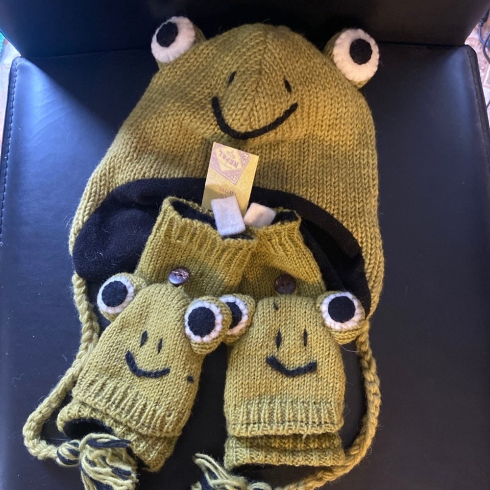 Women’s winter hat and gloves set